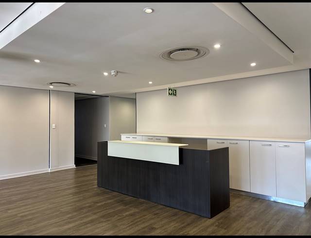 1,678.60M² OFFICE TO LET IN LA LUCIA
